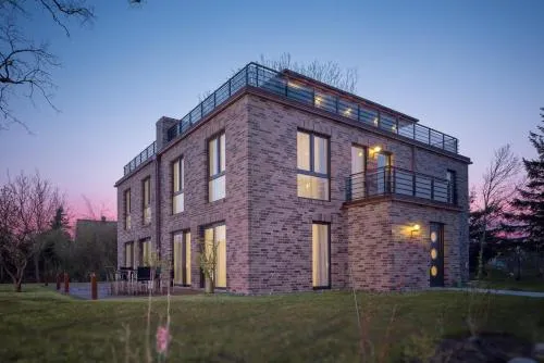 Villa Lotsenhäuser Rügen - Luxus Ferienhaus - 3 Schlafzimmer - Sauna - Dachterrasse mit Boddenblick in Breege, Deutschland