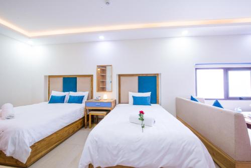 Suite with City View image 3