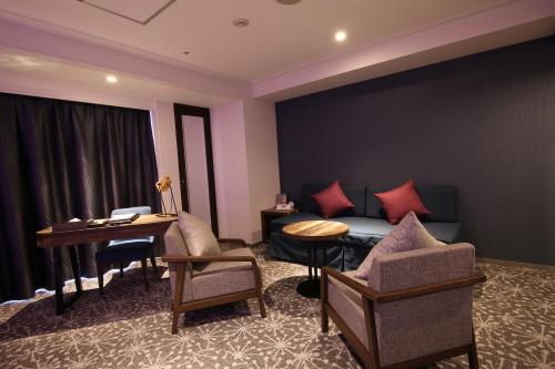 Quintessa Hotel Sapporo Room Type - Grand Twin Room with Extra Bed - Non-Smoking Quintessa Hotel Sapporo Room Type - Grand Twin Room with Extra Bed - Non-Smoking