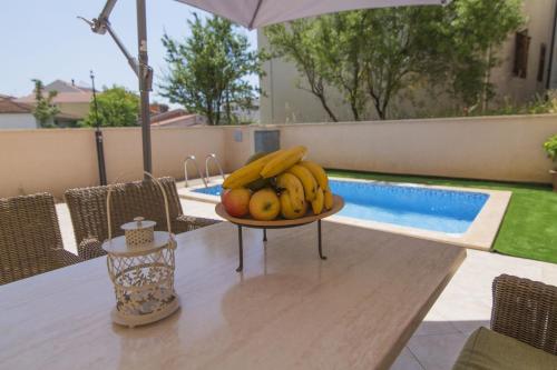 Apartment Mia in Makarska heated pool Makarska 