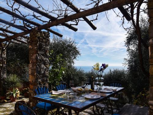 Villa in Rapallo with Terrace, Garden, Veranda, Barbecue, Parking
