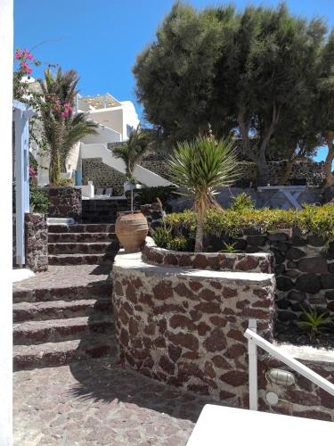Akrotiri Hotel - main image