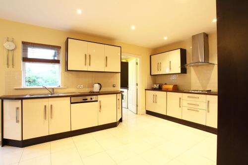 Ardmullen Walnut 3 Bed Holiday Home in Pairc Na Gloine