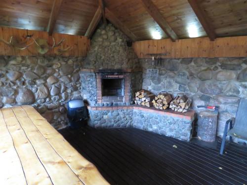 Skats, Kabi Holiday Homes in Ainja
