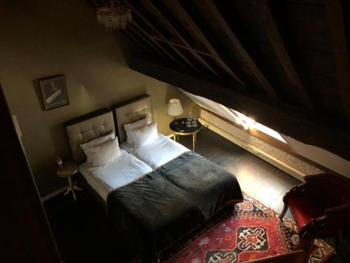 1 king bed, 2 twin beds