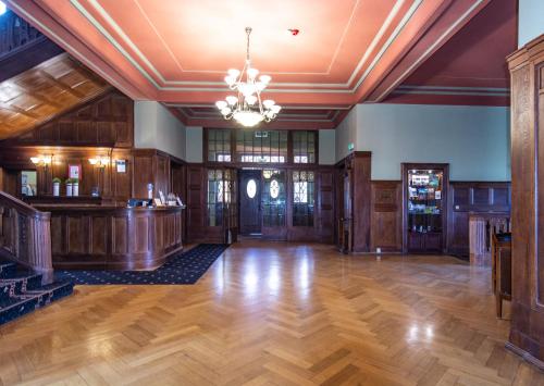 Előcsarnok, Pałac Paulinum in Jelenia Gora Városközpont