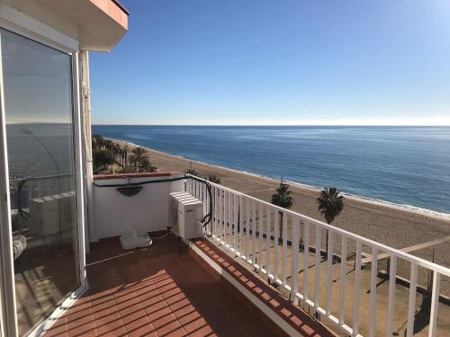 Espectacular apartamento cerca de Barcelona con free wifi in Canet De Mar