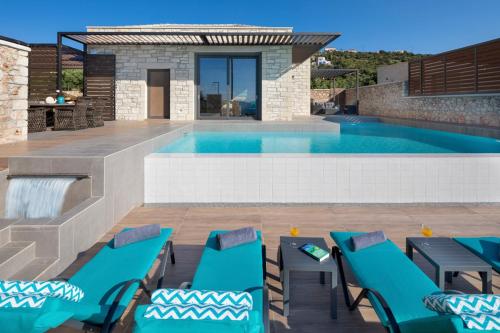  Plaka Villa Sleeps 6 Pool Air Con WiFi T757152 in Plaka