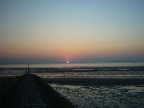 沙灘, Zur alten Schmiede in 庫薩文