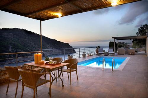  Asos Villa Sleeps 4 Pool Air Con WiFi in Asos