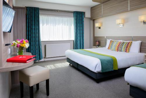 The Gleneagle Hotel & Apartments - image 3