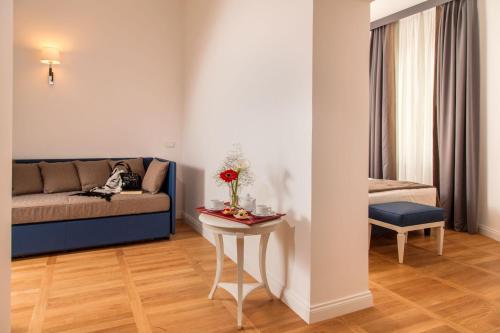 Floris Hotel - image 10