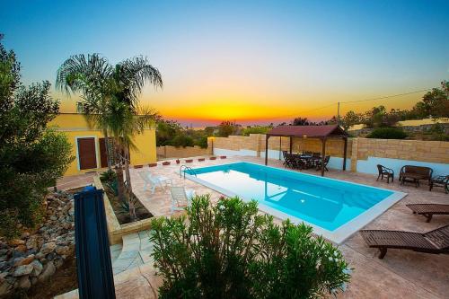 Spirito Santo Villa Sleeps 8 Pool Air Con WiFi