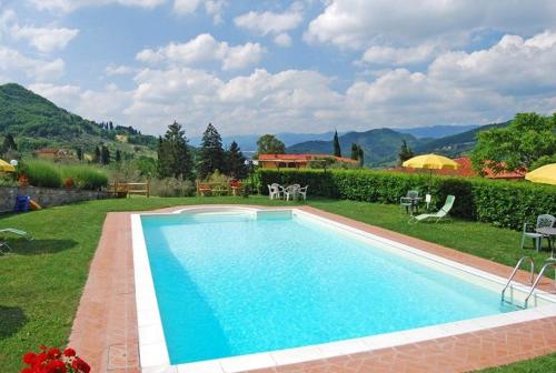  Chiesa di Celle Apartment Sleeps 6 Pool WiFi, Pension in Dicomano