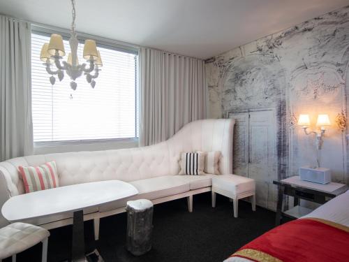 182187467 SAHARA Las Vegas