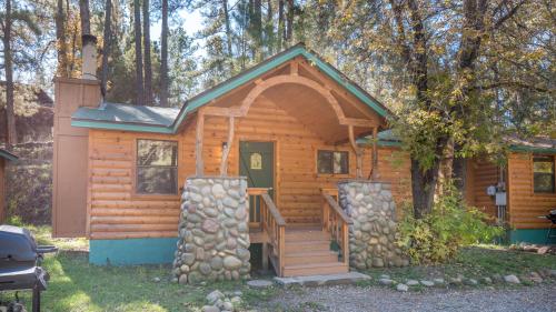 Upper Canyon Inn & Cabins