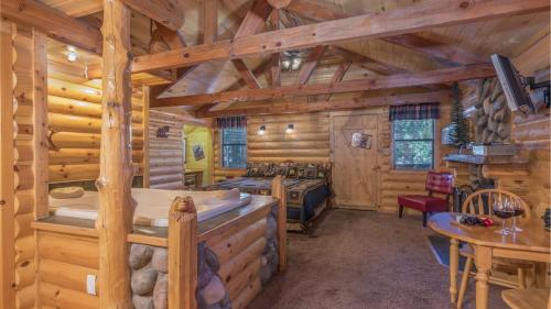 Upper Canyon Inn & Cabins