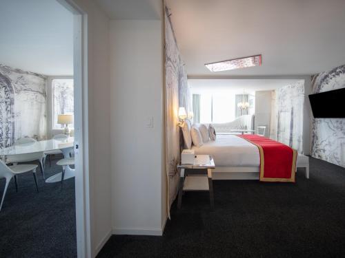 182189623 SAHARA Las Vegas