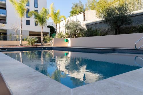 KIKILOUE CANNES 2 BEDROOM WITH GARDEN In the heart of Palm Beach
