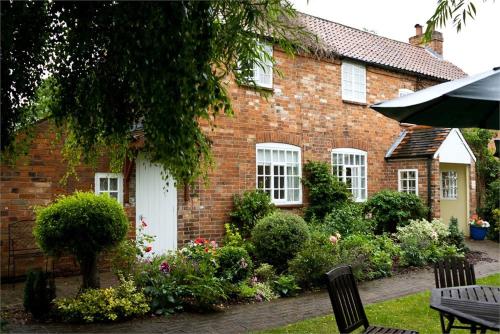 The Cottage Hotel - image 5