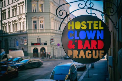 Clown and Bard Hostel – Prague, NY