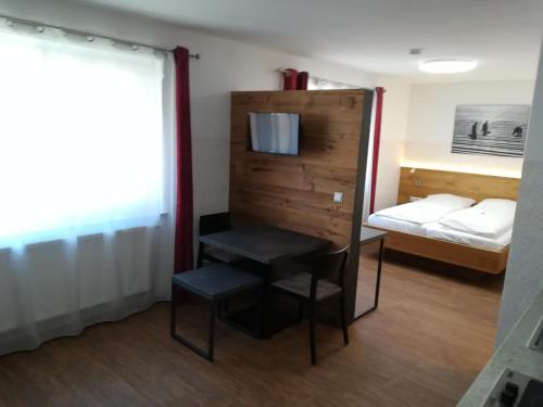 1 queen bed
