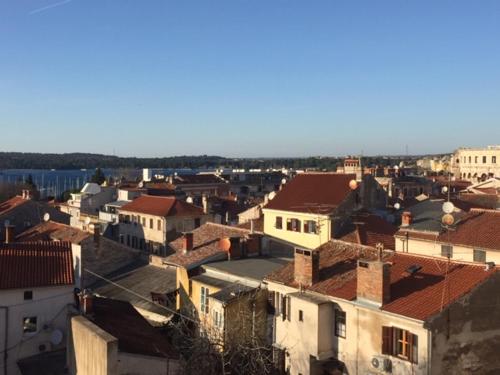 Amphitheatre and sea view apartment-Heart of Pula