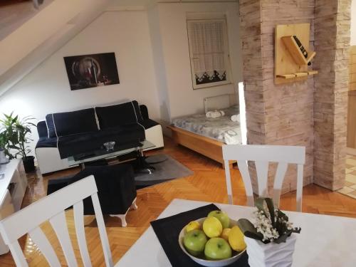 Two Kings apartment
