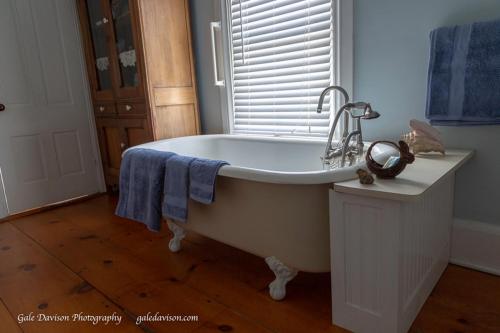 Clary Lake Bed and Breakfast in Jefferson (ME)