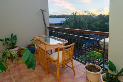 LUXURY Apartment Studio PORT DOUGLAS 65 SQ MTRS and Bath