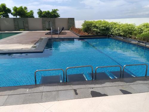 One Pacific Residence with Ocean View One Pacific Residence with Ocean View