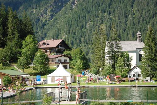 Ferienwohnung Pension Tirol in Bichlbach, Österreich