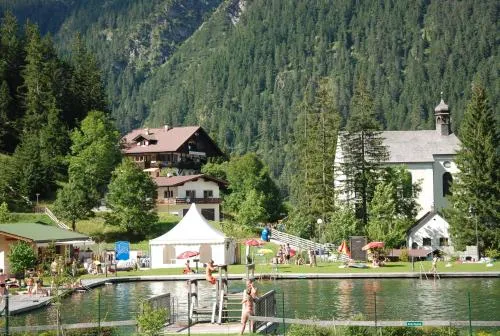 Ferienwohnung Pension Tirol in Bichlbach, Österreich