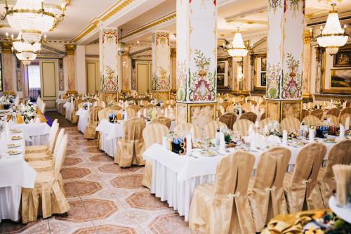 Hotel Książę Poniatowski – Wólka Kosowska, MN
