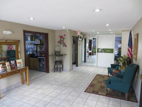 Előcsarnok, Super 8 by Wyndham Hot Springs in Hot Springs