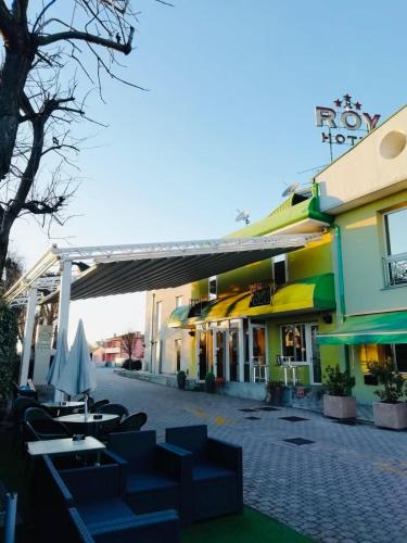 B&B Hotel Roy 4