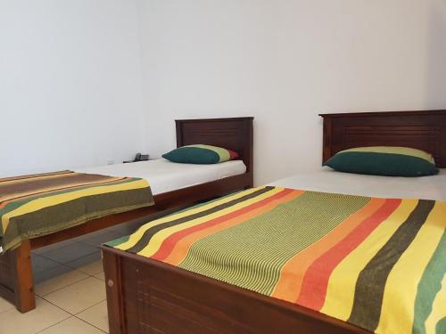 1 queen bed