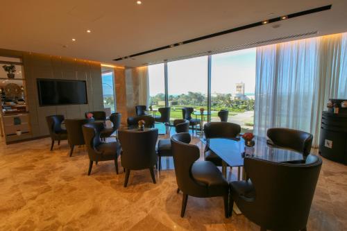 Pub/Lounge, Views Hotel & Residences in King Abdullah Economic City