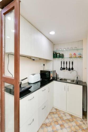 Home away from home..Noiseless Rooftop Appartment