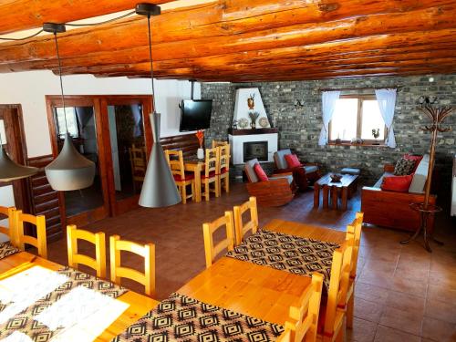 Cabana Valea Floreiului - Accommodation - Teşila