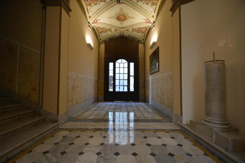 Olympia Hotel - image 12