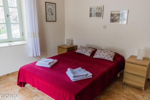 Angeliko's Vourgaris stone house