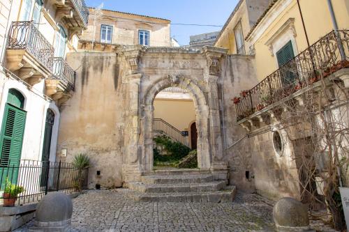 Casa Albergo Portale Pirrera - Tap to explore photos