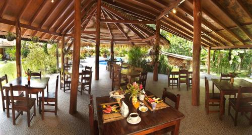 Restaurant, Hotel Suizo Loco Lodge & Resort in Cahuita
