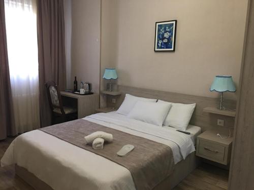 1 queen bed