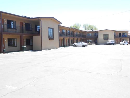Howard Johnson by Wyndham Flagstaff University West - 출입구