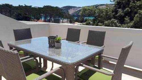  Apartment in Lopar with Seaview, Terrace, Air condition, WIFI (4538-4) in Lopar
