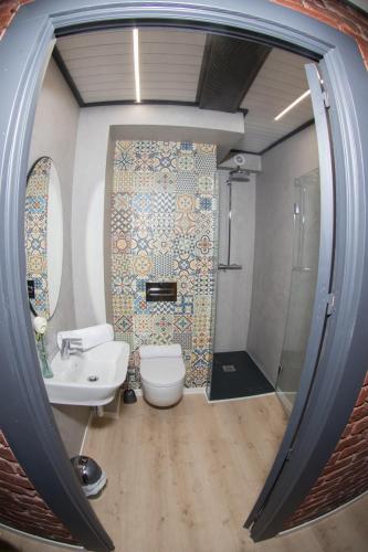 Hostal Erasmus by gaiarooms - image 4