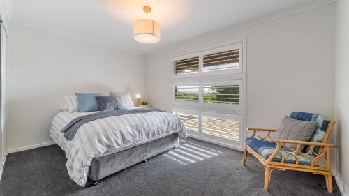 7 Graydens Road, Ventnor with Spectacular views