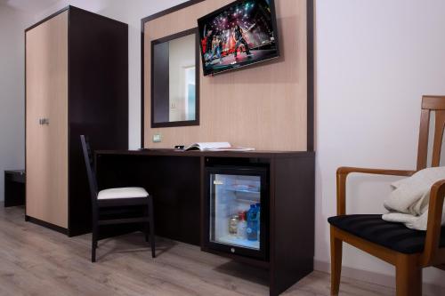 CDH Hotel Modena - image 8